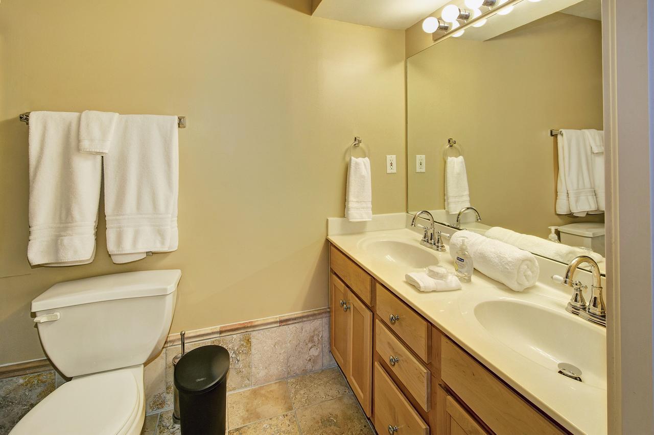 Restaurant Row Townhouse 2 King Bedrooms لويفيل المظهر الخارجي الصورة